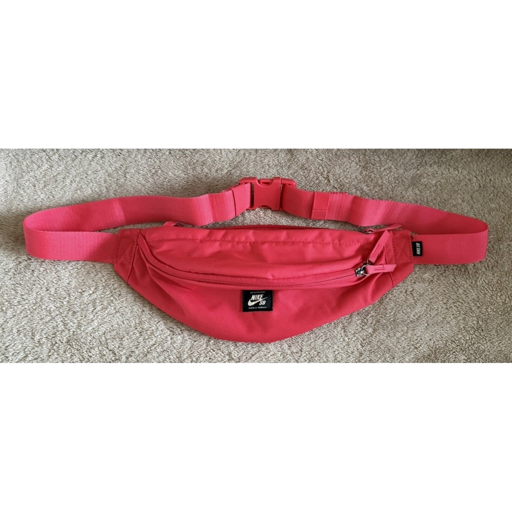 Nike Skateboarding Nike SB Fanny Pack Pink Waist Cross Shoulder Adjustable Strap